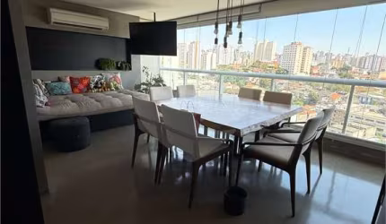 Apartamento á venda na Aclimação - São Paulo SP - 2 suítes, varanda gourmet, 2 vagas, lazer de clube