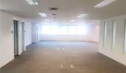 Excelente Conjunto Comercial – 204m² | Vão Livre | Localização Privilegiada no Brooklin