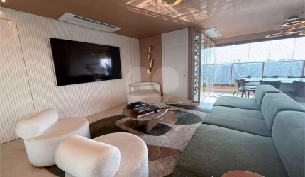 APARTAMENTO À VENDA NO CAMPO BELO REFORMADO E MOBILIADO