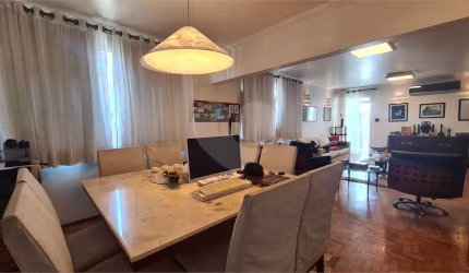 Apartamento de 130m² com 2 dormitórios mobiliado para locação.