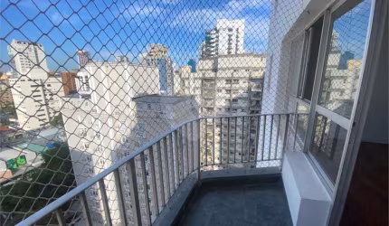 Apartamento reformado com 112 m2, a venda em Moema, com 3 quartos ((1 suíte) e 1 vaga