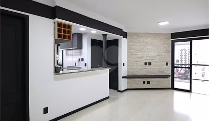 Moema - Excelente Apartamento - Prédio Com Piscina
