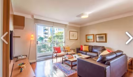 Apartamento à venda no Brooklin com 3 suítes e 3 vagas, com varanda.