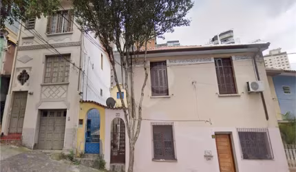 Casas à venda de 136m² com 2 quartos, 1 suite e 2 banheiros