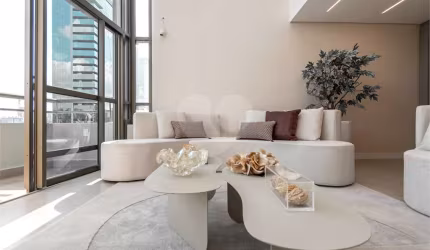 Conjunto comercial de alto padrão com 210m² e 6 vagas de garagem