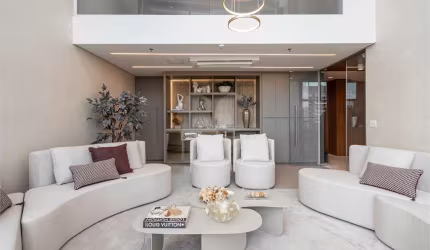 Conjunto comercial de alto padrão com 210m² e 6 vagas de garagem