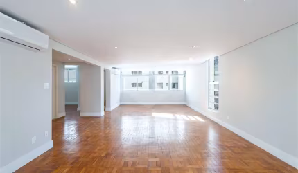 Apartamento a venda Jardim Paulista, 225m2,- 3 suítes e 2 vagas, varanda. Vista Livre
