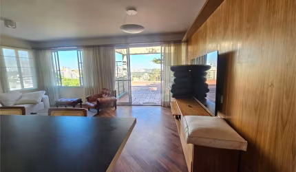 APARTAMENTO COM JEITO DE CASA EM CONDOMÍNIO NA VILA MADALENA - 2 SUITES E VARANDA  COM VISTA 2 VAGAS