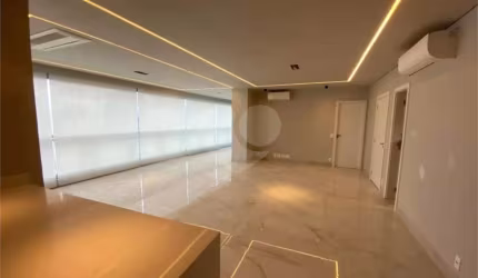 Apartamento para locação na região do Itaim com 134 m², 2 vagas e lazer!