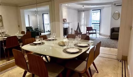 Apartamento no Jardins | 155m² | Mobiliado | 3 Dormitórios | 3 Vagas