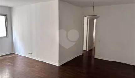 EXCELENTE LOCALIZAÇÃO! Praticidade e tradição