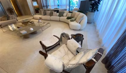 Apartamento perto do Ibirapuera, com 290 m2, 4 suítes e 4 vagas, a venda em Moema