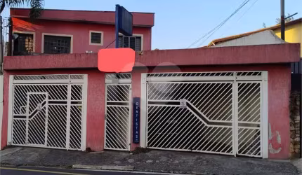 Excelente e espaçoso Sobrado Residencial e Comercial, na Saúde. Região privilegiada. Venha conhecer.