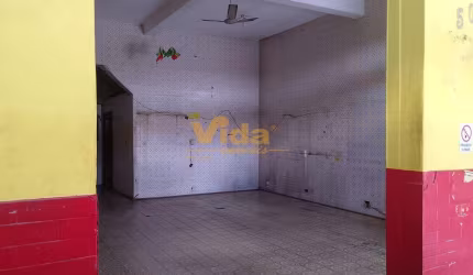 Salão Comercial em Km 18 - Osasco, SP