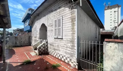 Casa a venda - bairro boquierão - santos sp