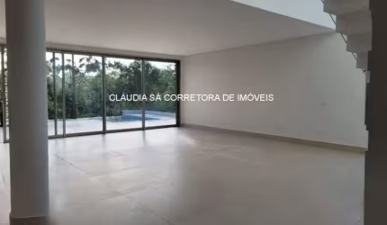 Casa de Luxo em Condomínio à Venda em Arujá-SP: 5 Quartos, 4 Suítes, 3 Salas, 4 Vagas de Garagem, 550m² - Novo Horizonte Hills I e II