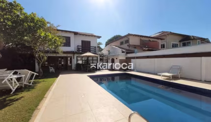 Casa no  Condomínio Vivendas do Bosque,  com 4 quartos e com piscina, 430m² na Barra da Tijuca, Rio de Janeiro