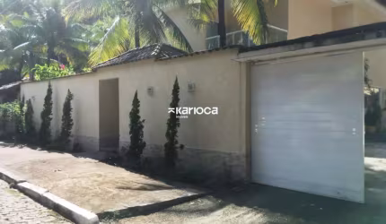 Magnifica casa com com 320m² em terreno com 612m² tendo 5 suites.