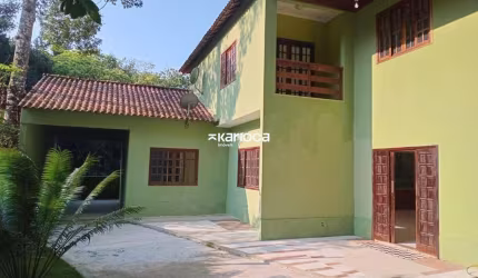 Seu Refúgio Encantador em Vargem Grande – A Casa Perfeita para Viver Bem!