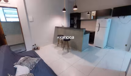 Ótimo apartamento de 1 Quarto e Sala à venda com excelente localização na Rua Gustavo Sampaio no bairro do Leme.