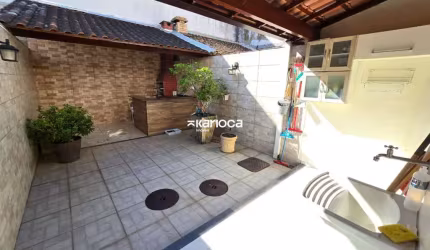 Casa geminada com inacreditável aproveitamento de espaço!