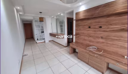 Apartamento com 73 m², 3 quartos com suíte e armários embutidos.