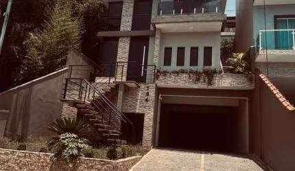 Excelente casa no condomínio Nova Paulista Jandira 3 suítes Piscina