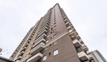 Apartamento com 3 dormitórios em Alphaville