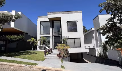 Casa nova no condomínio Tamboré 11