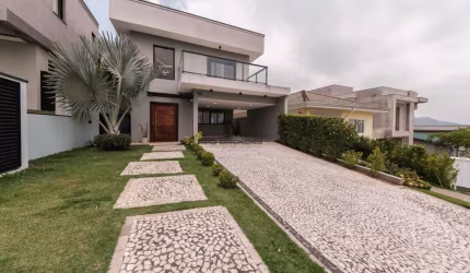 Casa no condomínio New Ville - Avalia permuta