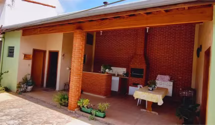 Casa térrea com 3 quartos à venda em Parque Residencial Presidente Médici - SP