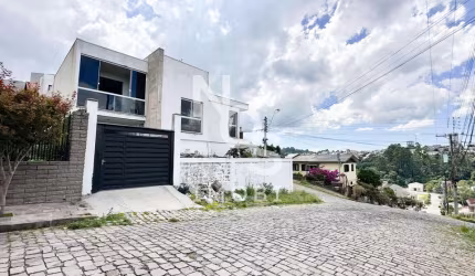 Casa 150m  - 3 dormitórios - Localizada no bairro Charqueadas