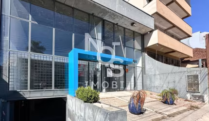 Sala Comercial com Mezanino com  6 vagas de garagem - São Pelegrino