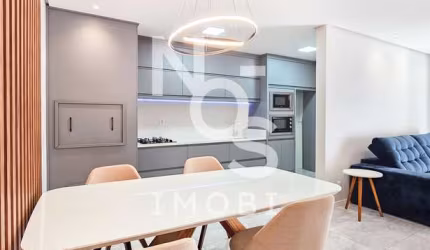 Apartamento de 02 Dormitórios Semi mobiliado e amplo Terraço em Flores da Cunha