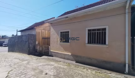 Casa à venda no bairro Vila Izabel - Curitiba/PR