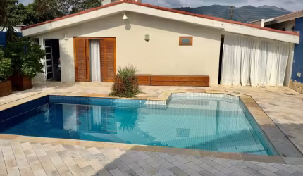 Casa Térrea em Condomínio Fechado  a venda em Atibaia-SP