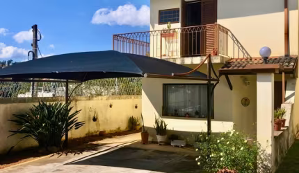 Casa a Venda 3 dormitórios semi mobiliada 233m2 em condomínio fechado Vila Santista Atibaia -SP