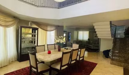 Casa alto padrão com 4 suítes em Curitiba no bairro: Boa vista