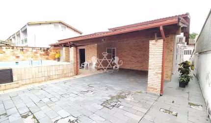 Casa 3 DORMITÓRIOS (sendo 1 suíte) à venda, Sumaré, Caraguatatuba, SP - Piscina, churrasqueira - Te
