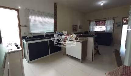 Linda casa  Porto Novo 400 metros da praia, Caraguatatuba, SP