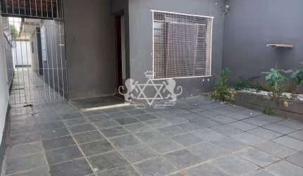 Casa para venda, com 2 dormitórios, localizada a poucos minutos da Praia, Porto Novo -Caraguatatuba