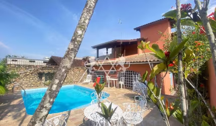 Sobrado à venda com piscina,  com fácil acesso às praias Martin de Sá e Prainha , Martin de Sá, Car