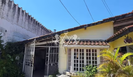Casa à venda, Sumaré, de frente a ótimos pontos comerciais em   Caraguatatuba, SP