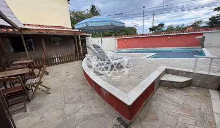 Sobrado à venda, 03 dormitórios + 2 suítes + 01 suíte master, com Piscina, 300 metros da praia, pró