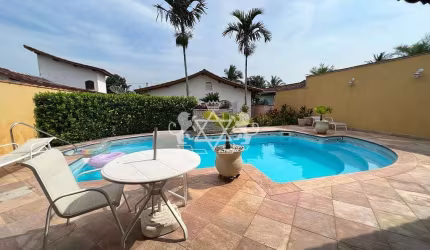Casa à venda c/3 dorms, piscina no Porto Novo, Caraguatatuba, SP