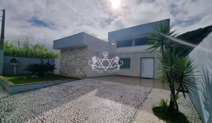 OPORTUNIDADE CASA A VENDA, MAR VERDE I, 4 SUÍTES , UMA LINDA ARÉA DE LAZER PISCINA E CHURRAQUEIRA,