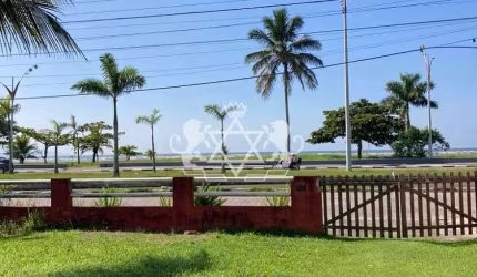 Terreno com edícula, frente mar, à venda, Praia das Palmeiras, Caraguatatuba, SP