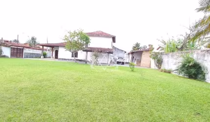 Espaçoso Sobrado à venda, Praia das Palmeiras, Caraguatatuba, SP