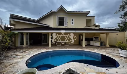 Casa à venda, no bairro Sumaré, região central de Caraguatatuba, SP