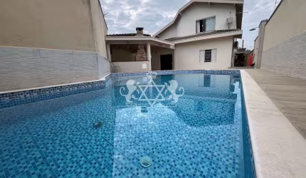 Casa Sobrado, com Piscina e Área Gourmet, Jardim Primavera em Caraguatatuba